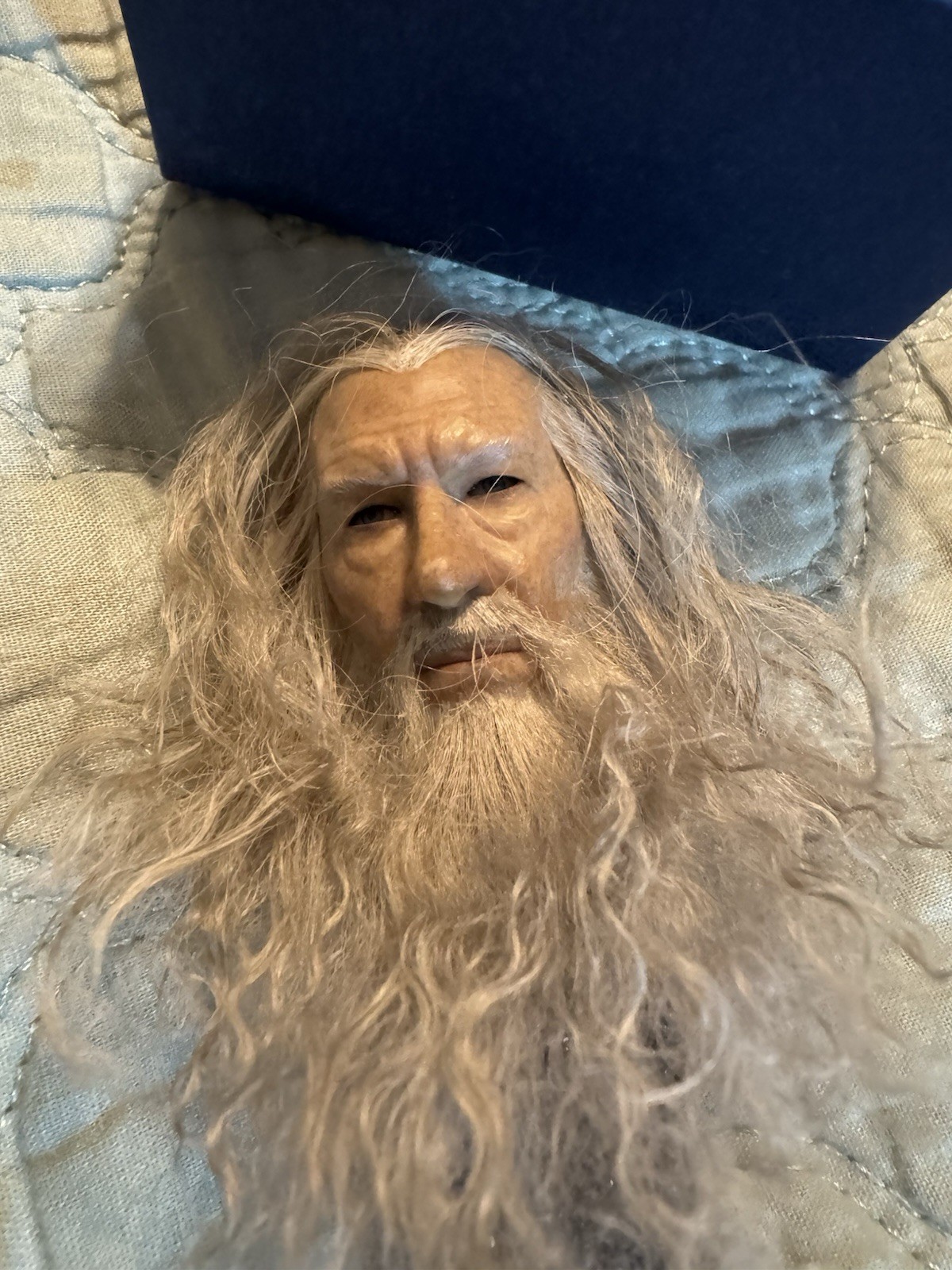 Asmus Toys Gandalf 2.0 1/6 Head Carving The Lord of the Rings Figure Head Crown