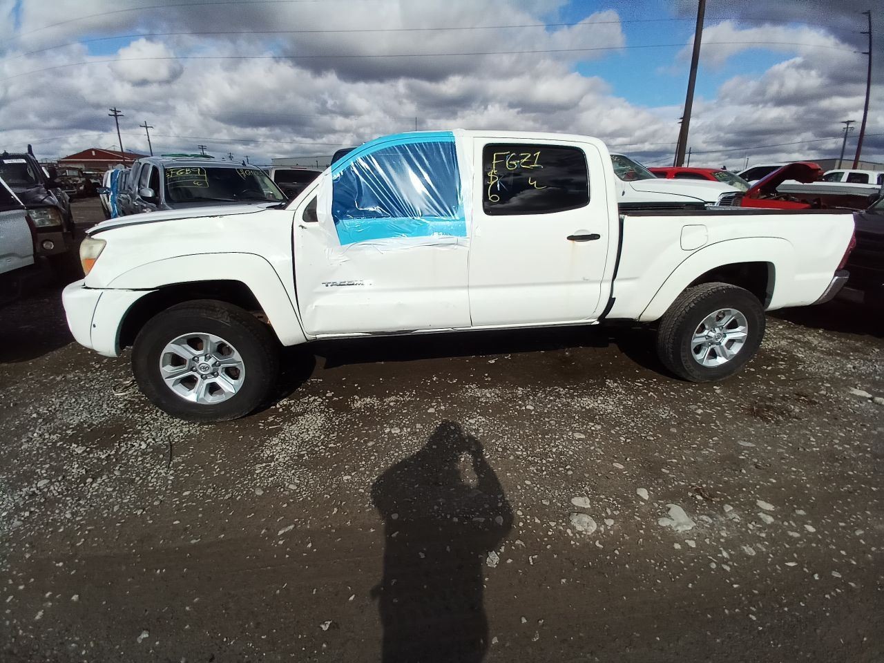 Front Passenger Right Spindle/Knuckle w/Hub from 2006 Toyota Tacoma 12786468