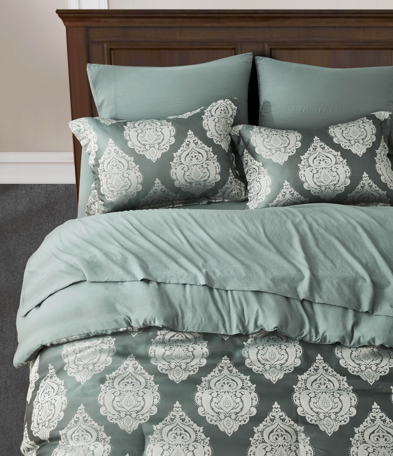 Chezmoi Collection 7-Piece Luxury Medallion Jacquard Bed in a Bag Comforter Set