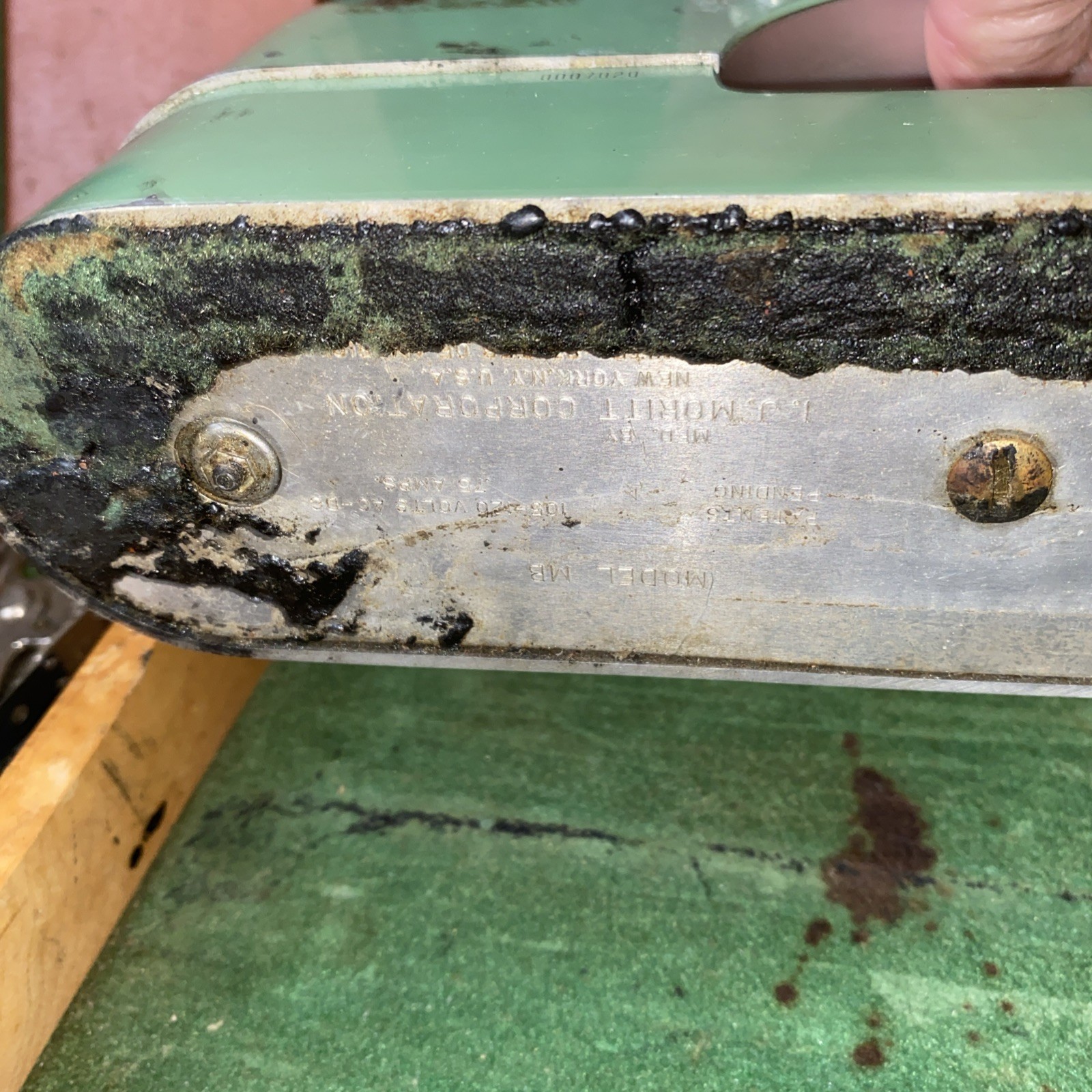 Rare 1950's Micro Bell Portable Sewing machine Case No Cord Green Model MB