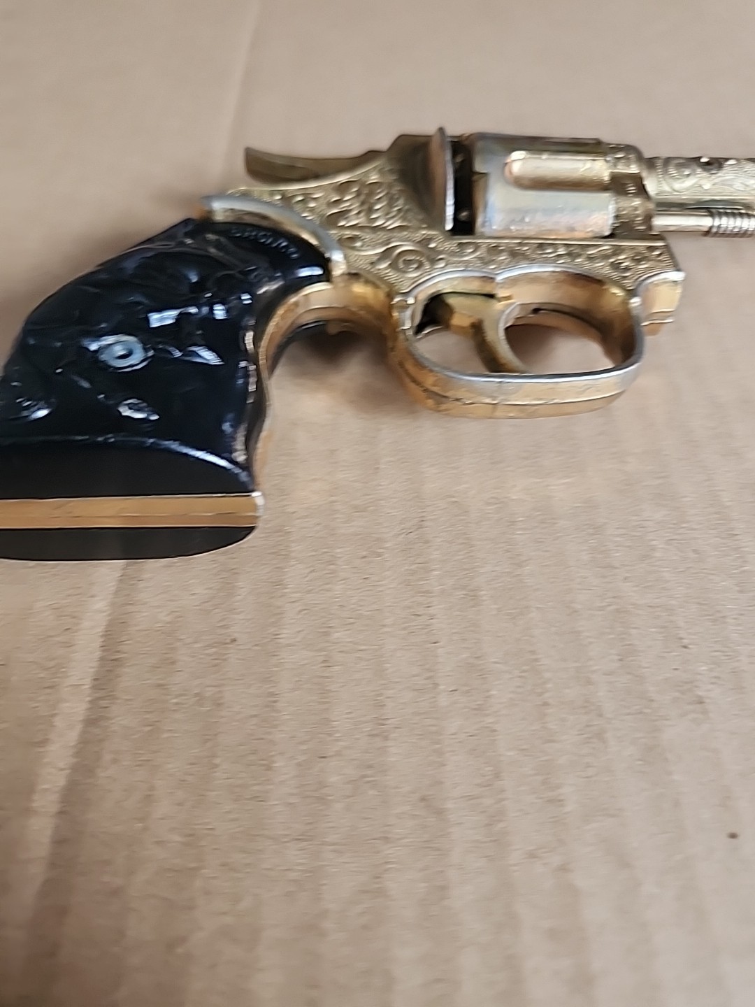 VINTAGE KILGORE BRONCO GOLD PLATED CAP GUN WITH BLACK GRIPS - 1950's WORKING