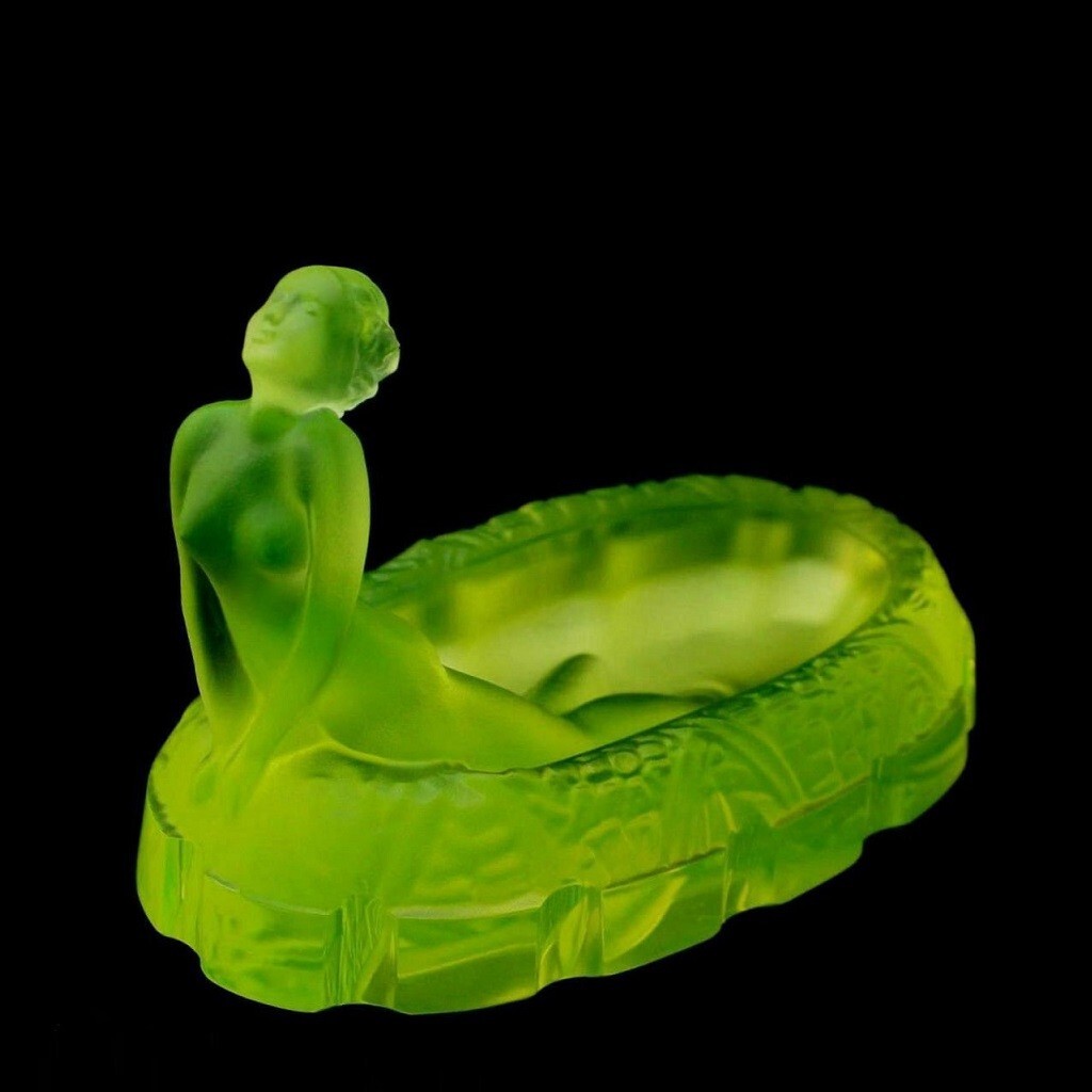 Art Deco Large Bowl Vaseline Uranium Glass Sculpture 1930' H.Hoffmann by Lalique