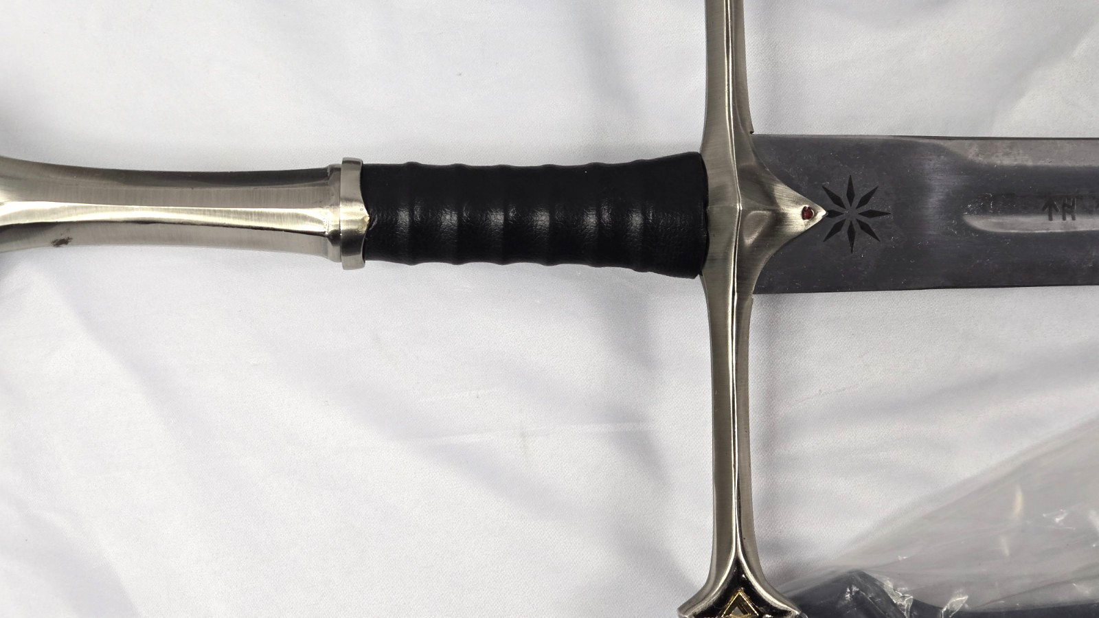 Lord of The Rings King Elendil Narsil Sword LOTR Rings Movie