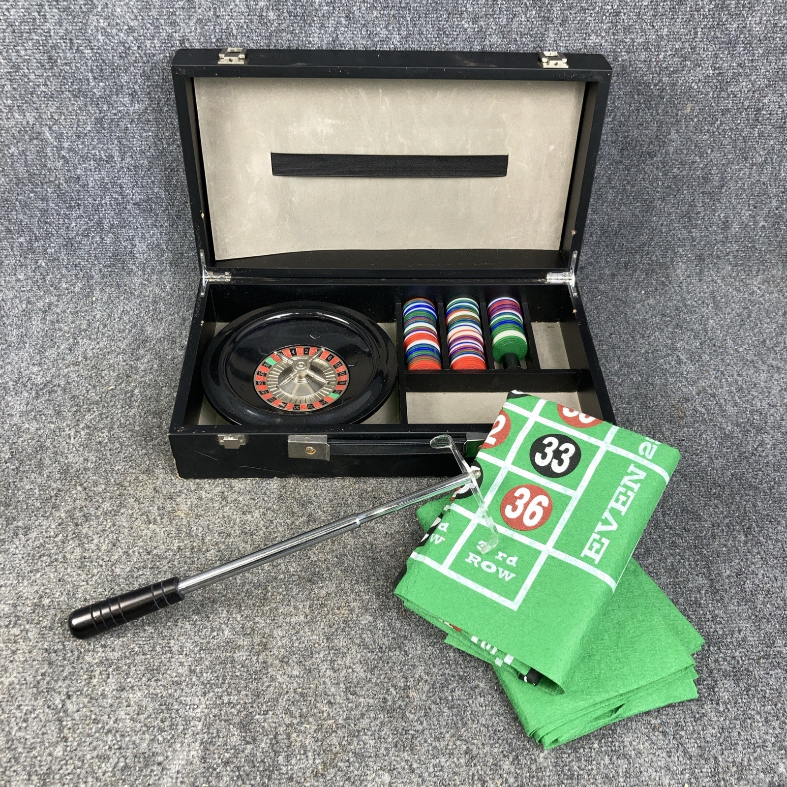 Vintage Casino Roulette Craps Blackjack Game Set  in Wooden Case