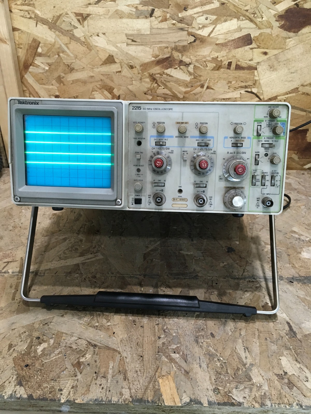 Tektronix 2215 60MHz  Analog  2 Channel Oscilloscope  Power Tested Only AS IS RS
