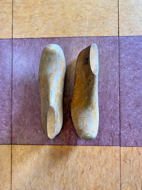 vintage women's maple wood shoe lasts size 6.5, circa 1960's private collection