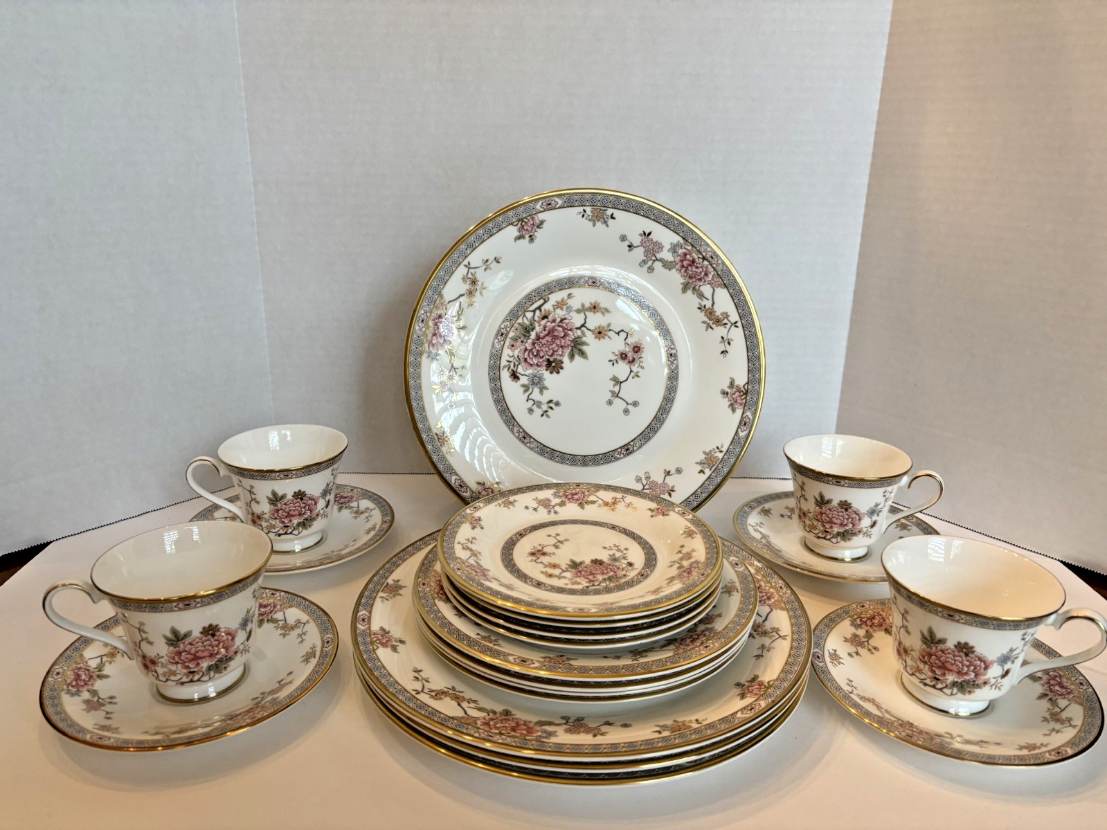 Four Royal Doulton “Canton” 5-Piece Place Settings (20 pieces) w/Free Shipping