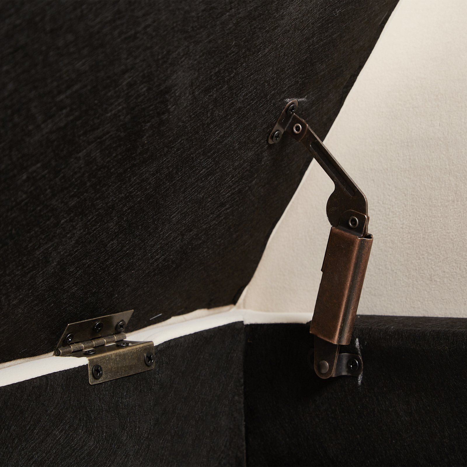 52" Storage Bench Upholstered Ottoman Bench with Arms Velvet Button-Tufted Bench