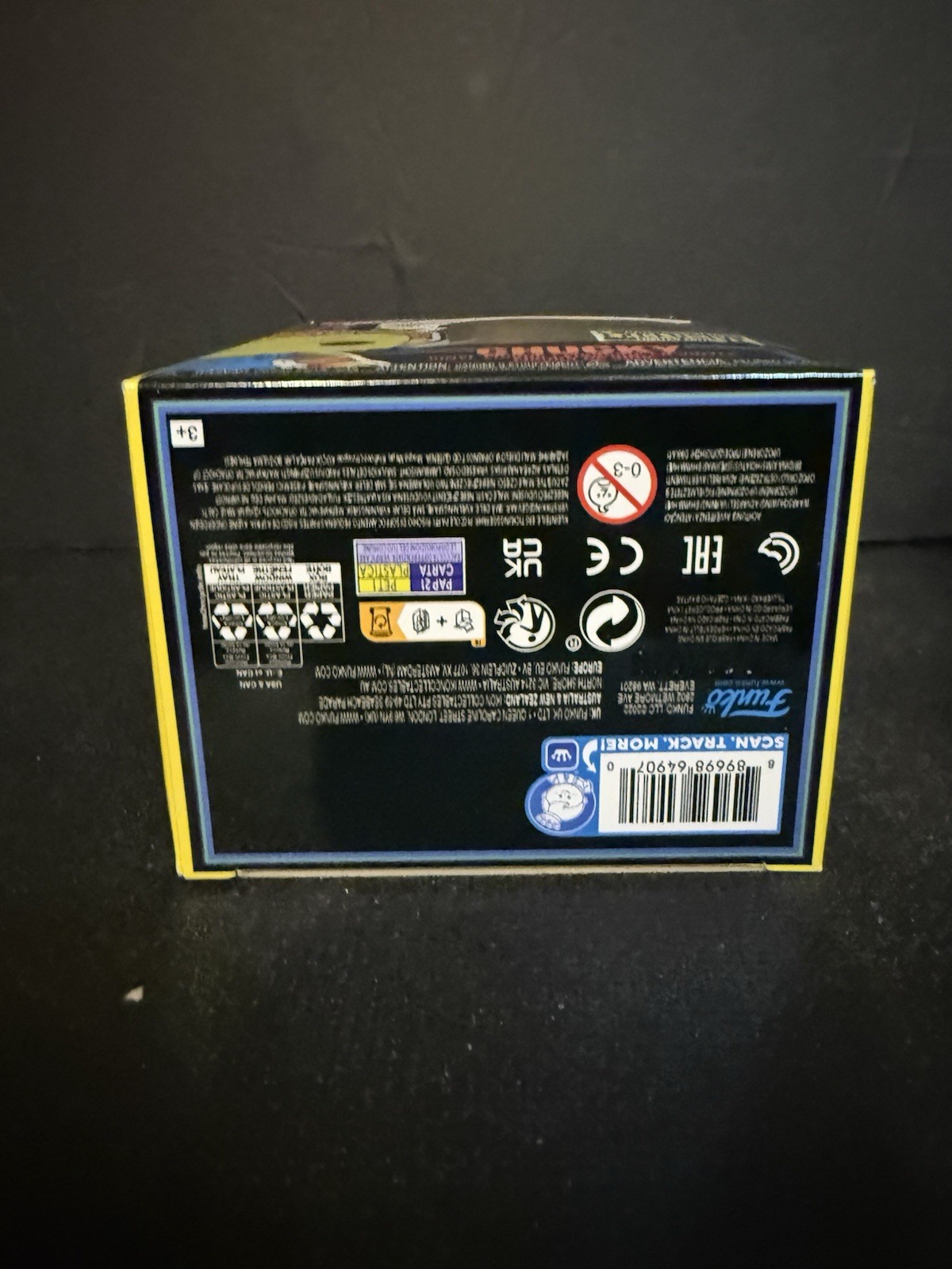 FUNKO POP ! CHUCKY 315 ENTERTAINMENT EARTH BLACKLIGHT POP MOVIES F01