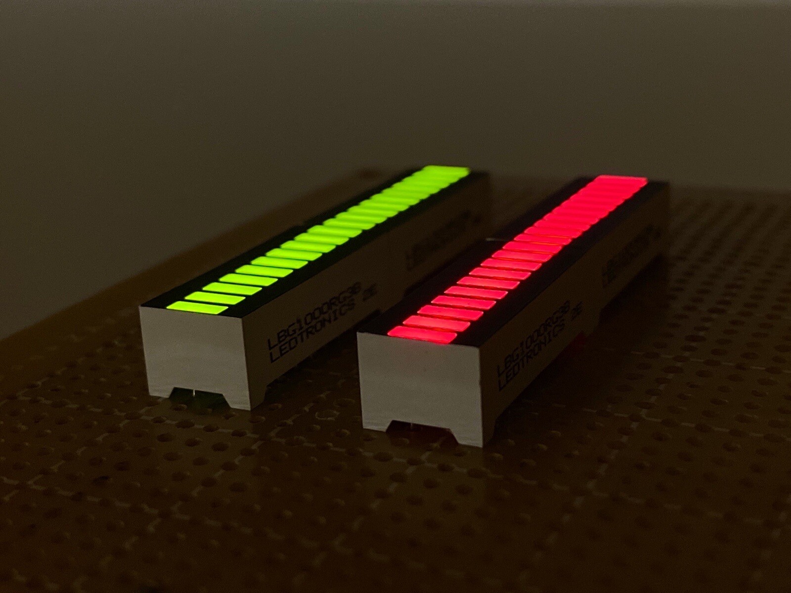 LED Bargraph Level Indicator, TriColor RED/GREEN/ORANGE, 10 Seg, 30 Pin (50pcs)