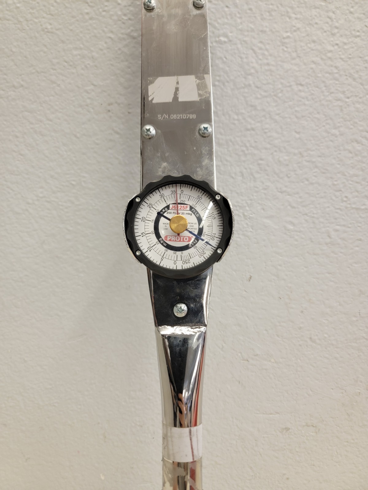 Proto J6125F Dial Torque Wrench Range 0-250 FT. LB. 1/2" Drive USED Once