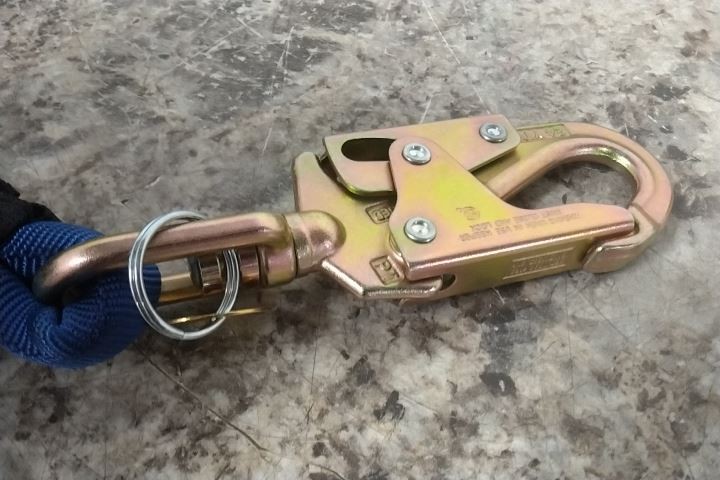 Condor GR727630LE 30 Ft L 310 Lb Cap Self-Retracting Lifeline