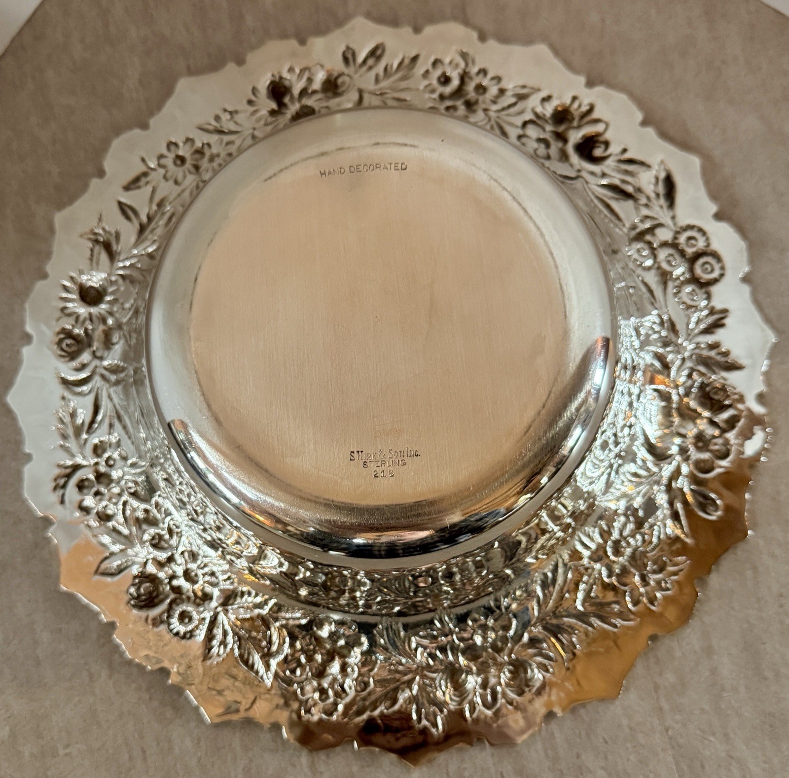 REPOUSSE PATTERN S KIRK & SON CO. HAND CHASED STERLING DEEP ROUND BOWL 11.2 OZT