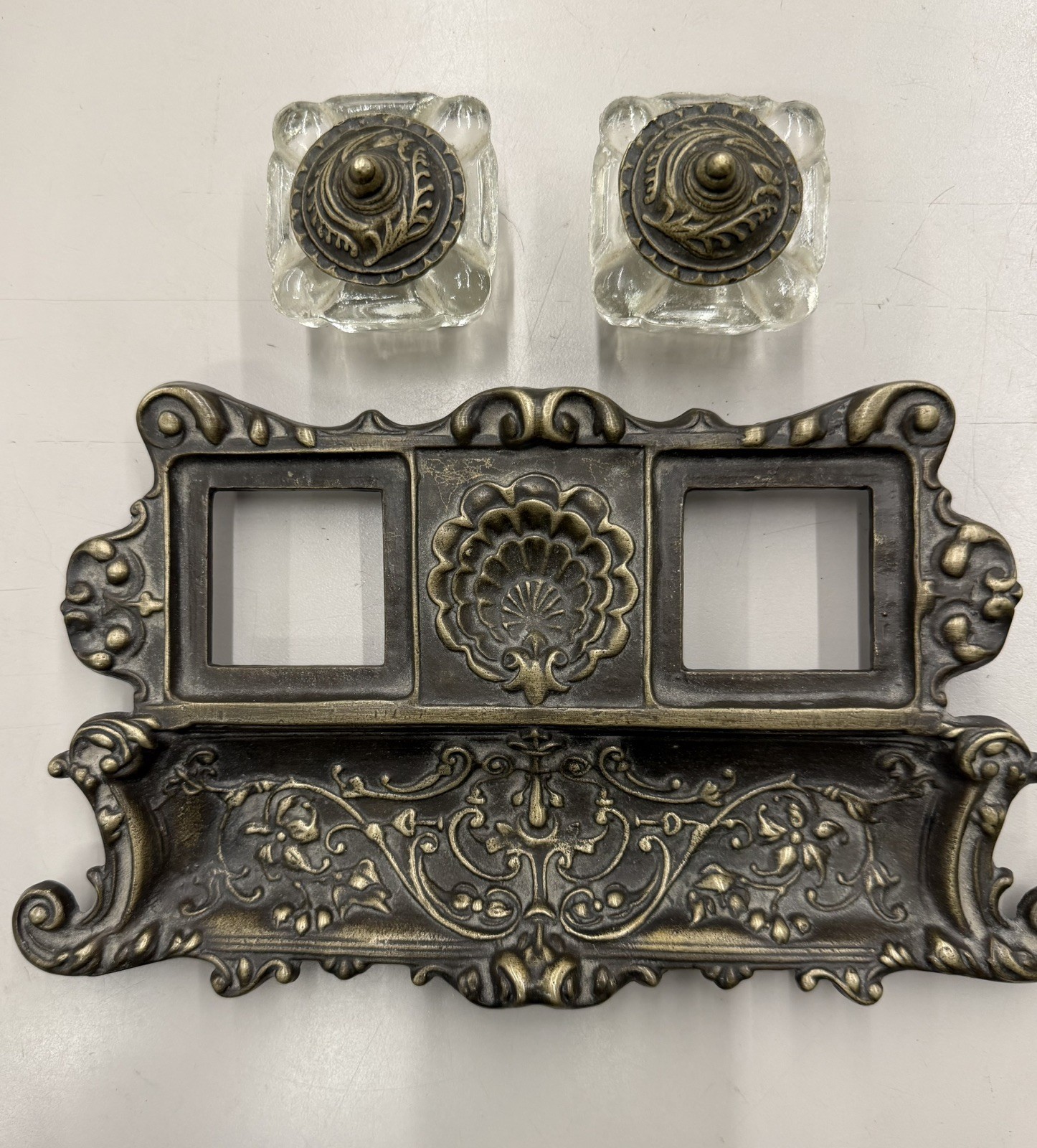 VINTAGE 1920's Ornate Solid Bronze/Brass Double Ink Well-Victorian Style