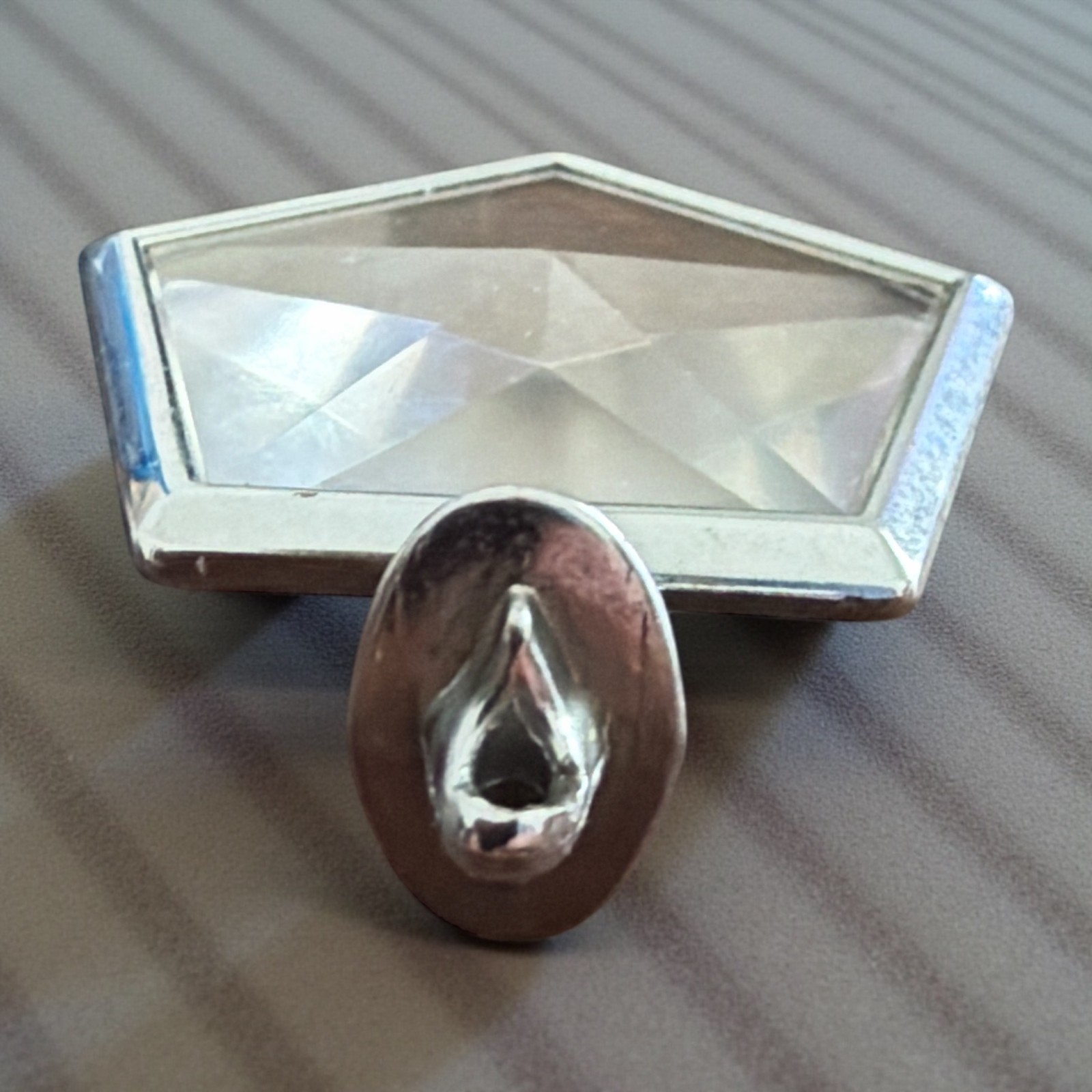 1980s Chrysler New Yorker Hood Ornament Medallion OEM 2.5” Tall