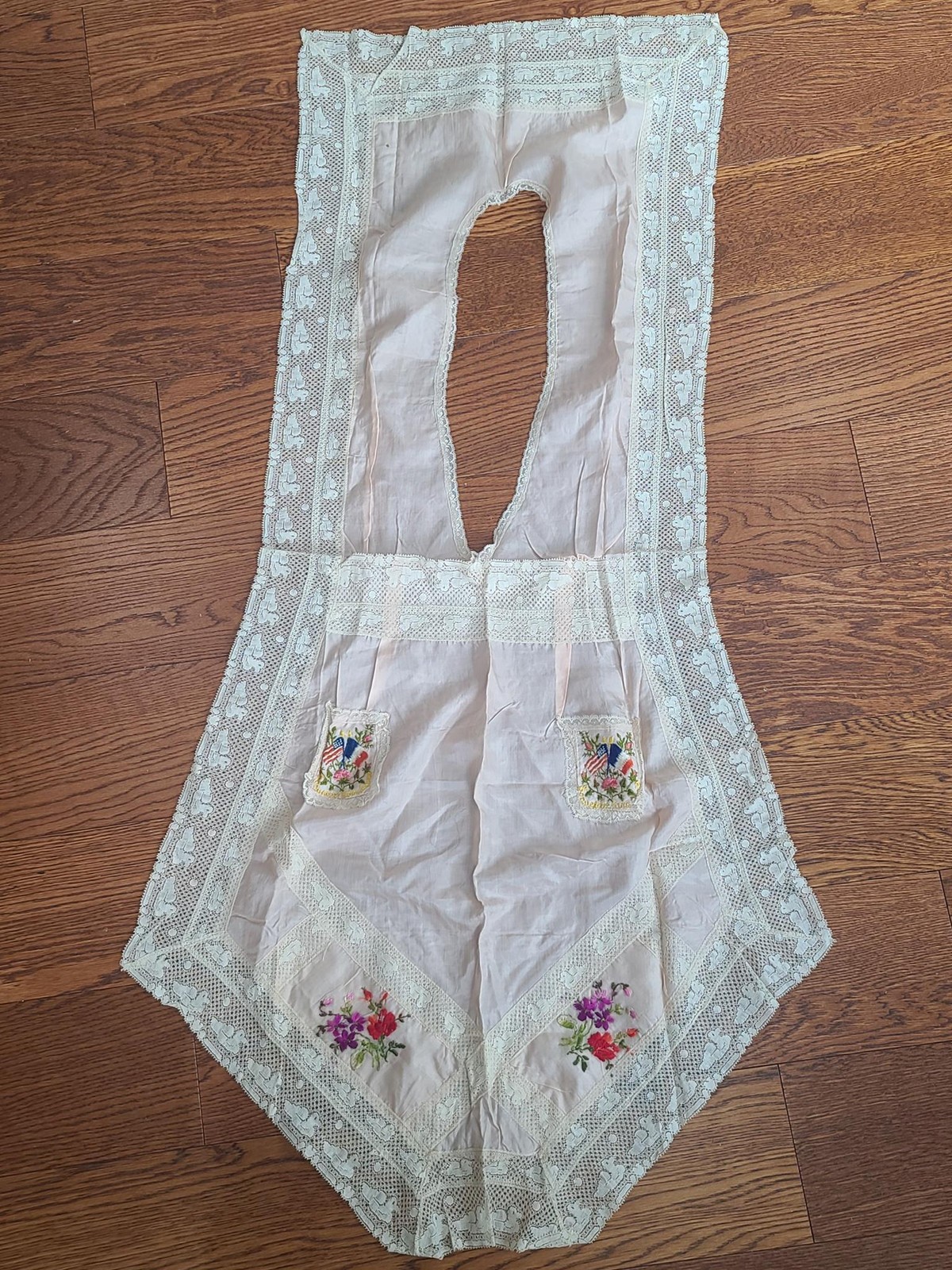 WWI Souvenir of France Silk Apron Allies Liberation Sweetheart Lace Duck Vintage