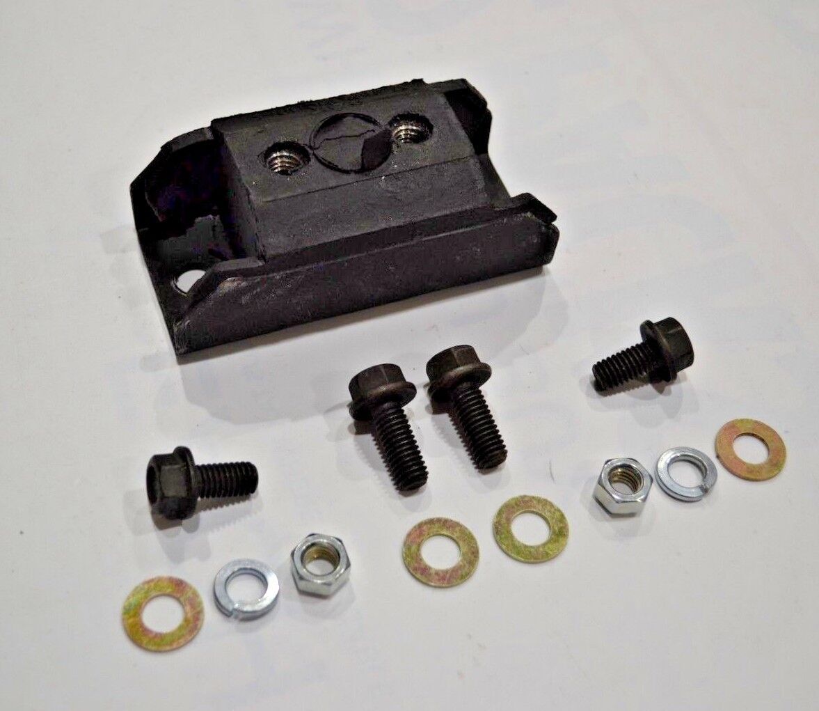 Turbo 350 Transmission Mount Rubber HARDWARE Included TH350 TH-350 bolts include