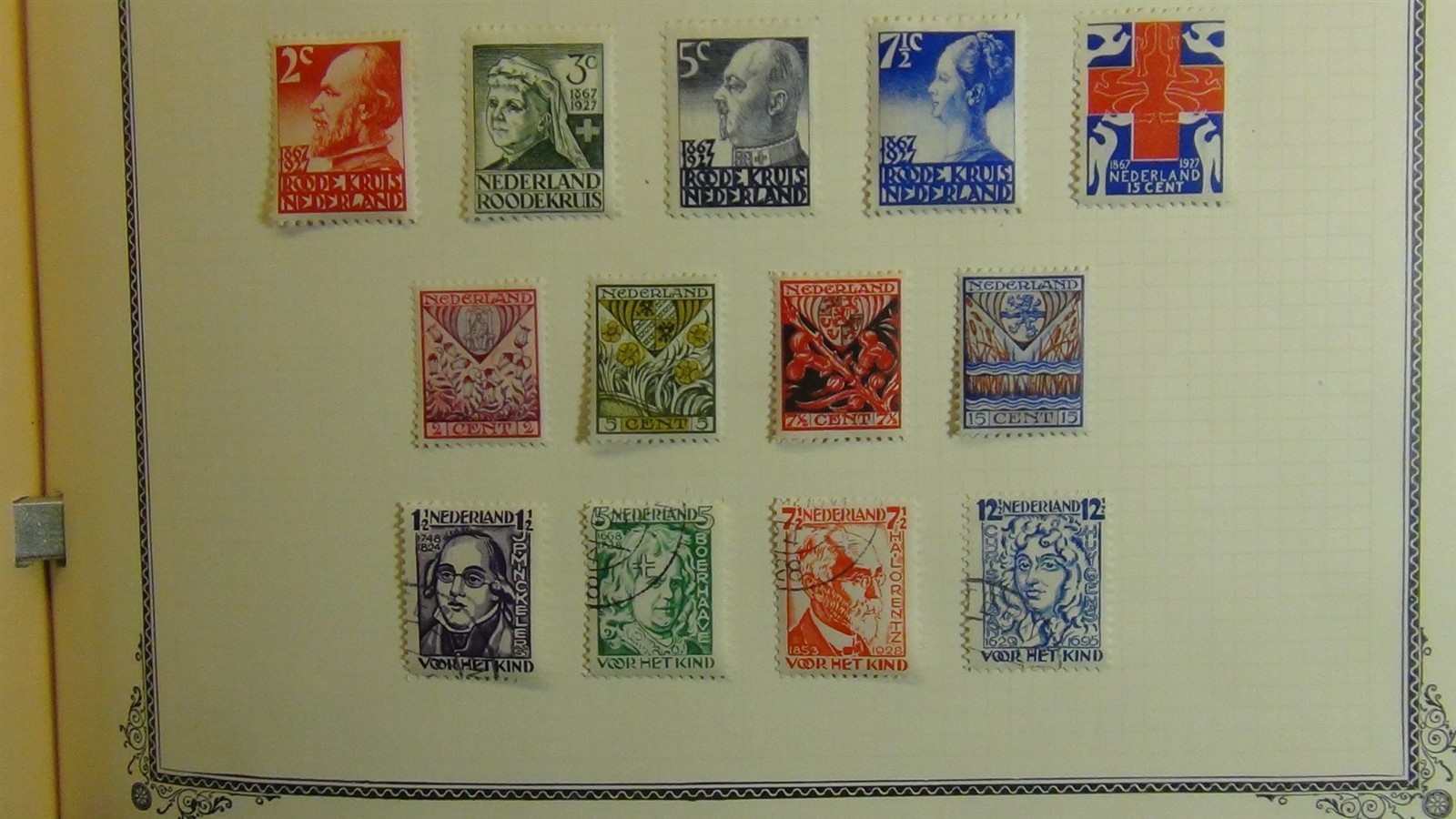 Stampsweis Netherlands collection on Scott Specialty album pages est 1000 to '72