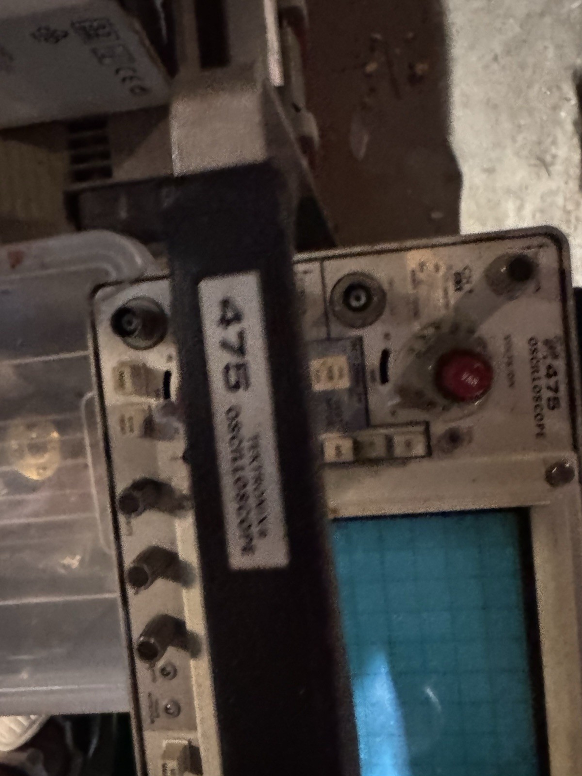 Tektronix 475 Analog Oscilloscope 250 MHz 2 Channels MPN 475