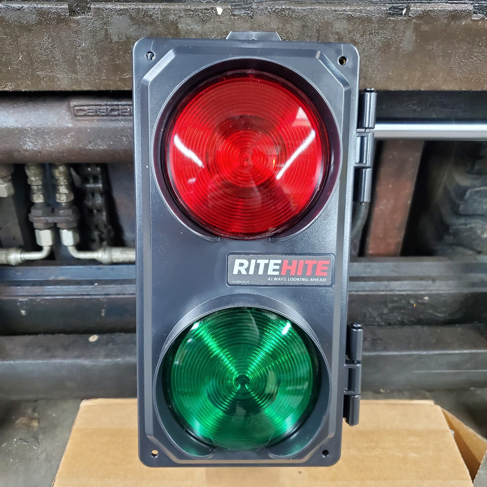 NEW Rite Hite 155402 Dock Light Assembly Red/Green OSLT HNGED 12-24VDC 3-24W