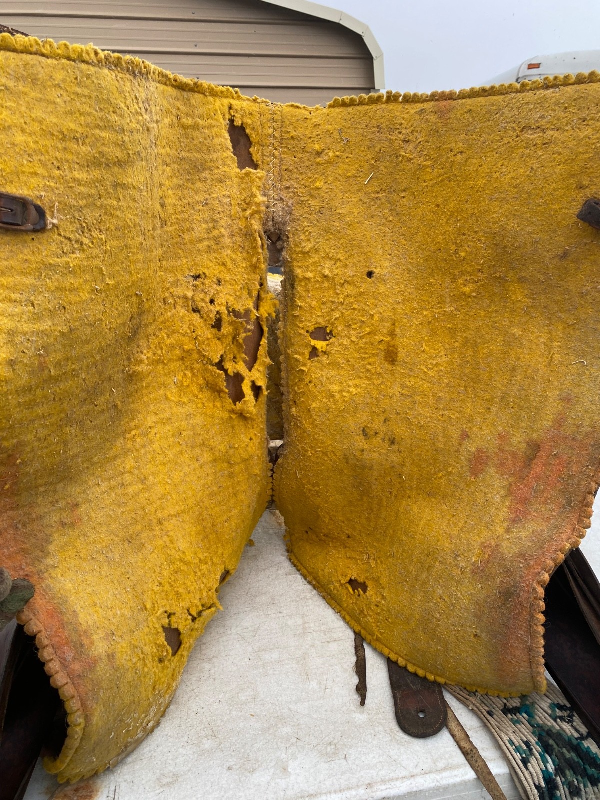 Vintage/Antique Galindo 14” Mexican vaquero saddle w/saddle bags, sword scabbard