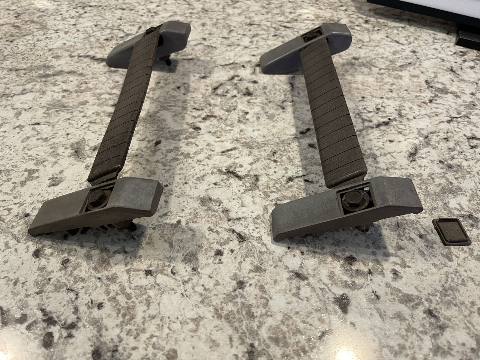 88-91 GM C/K 1500 Door Pull Strap Handle Set Tan Brown Nice!