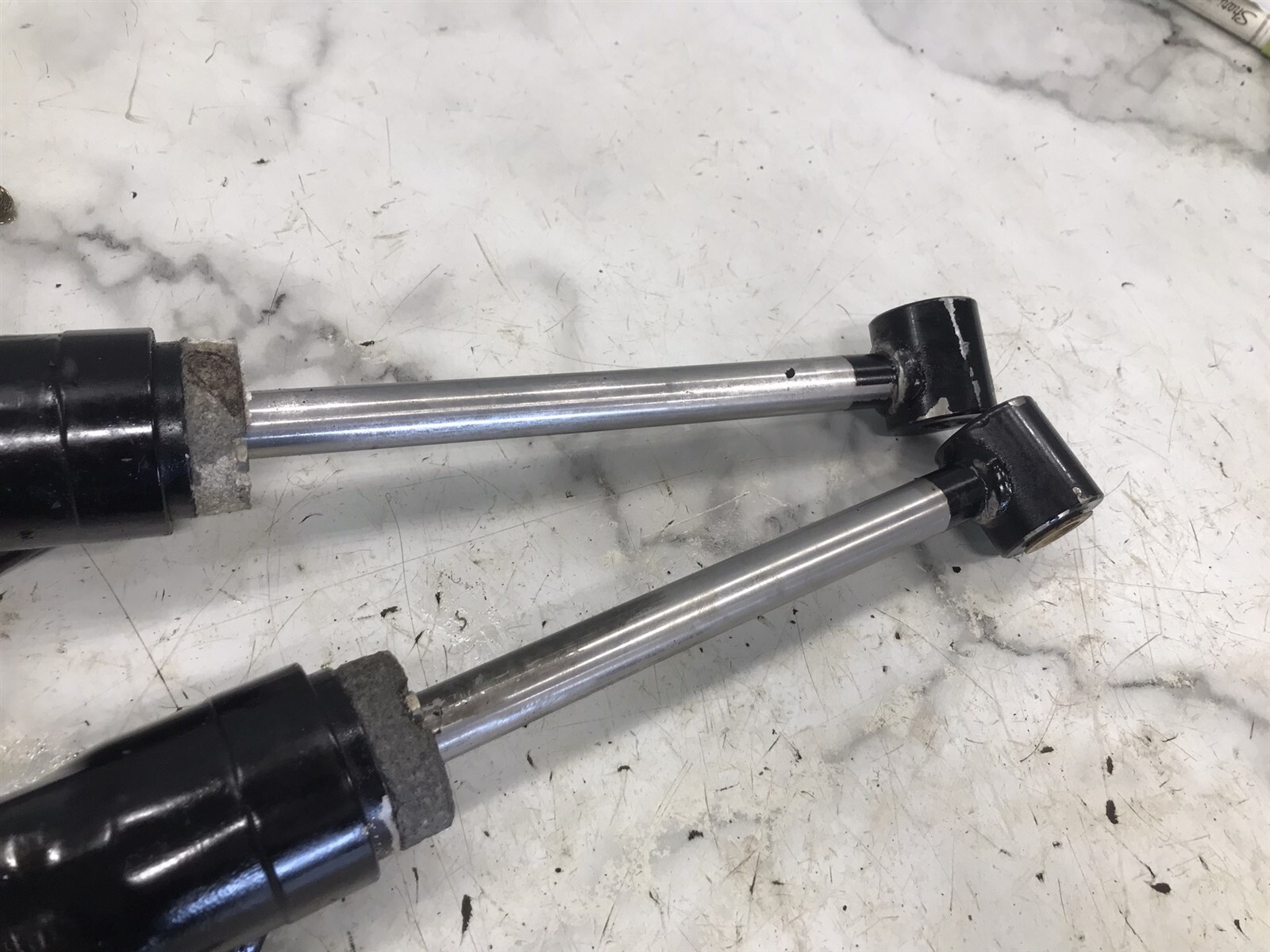 Mercury marine MerCruiser Alpha Bravo trim tilt lift hydraulic cylinders NO SALT