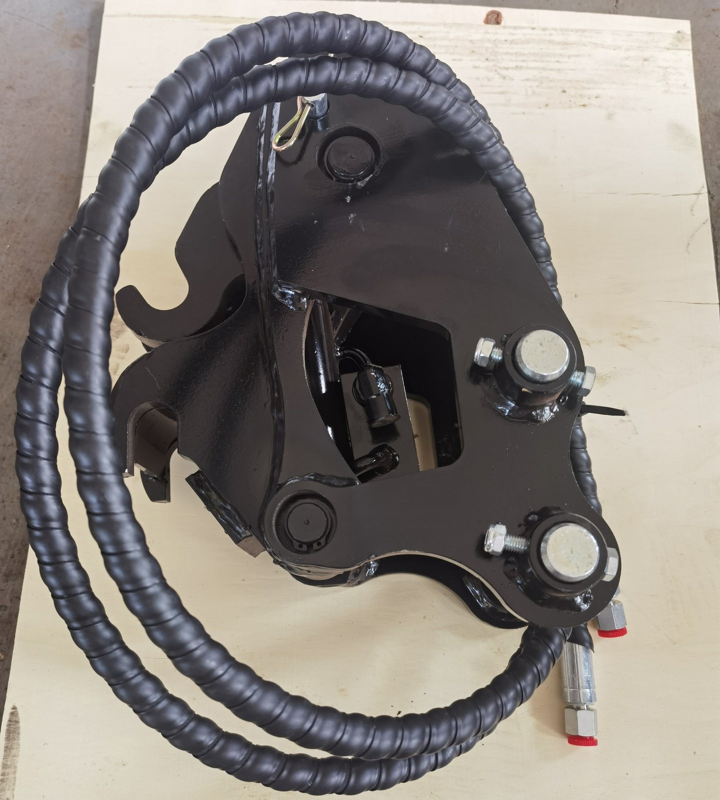 Mini Excavators Hydraulic Quick Hitch Coupler Connection Attach 0.8-1.8T Digger