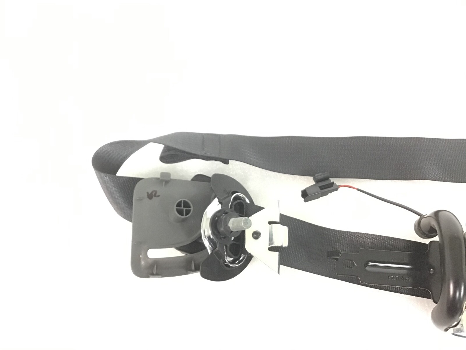 2019 2020 2021 2022 Chevy Silverado 1500 front right seat belt BLACK 84512913