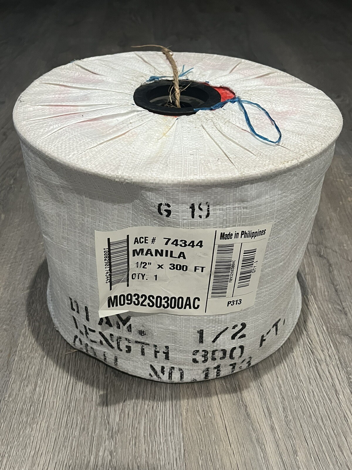 Twisted Natural Manila Hemp Rope (1/2 Inch x 300 Feet Spool)