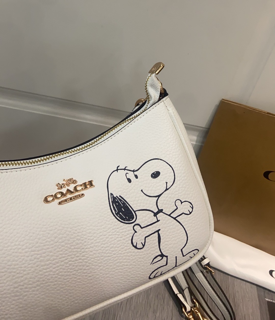 COACH x PEANUTS Teri Shoulder Bag Snoopy Chalk Multi CBJ76 Outlet NEW