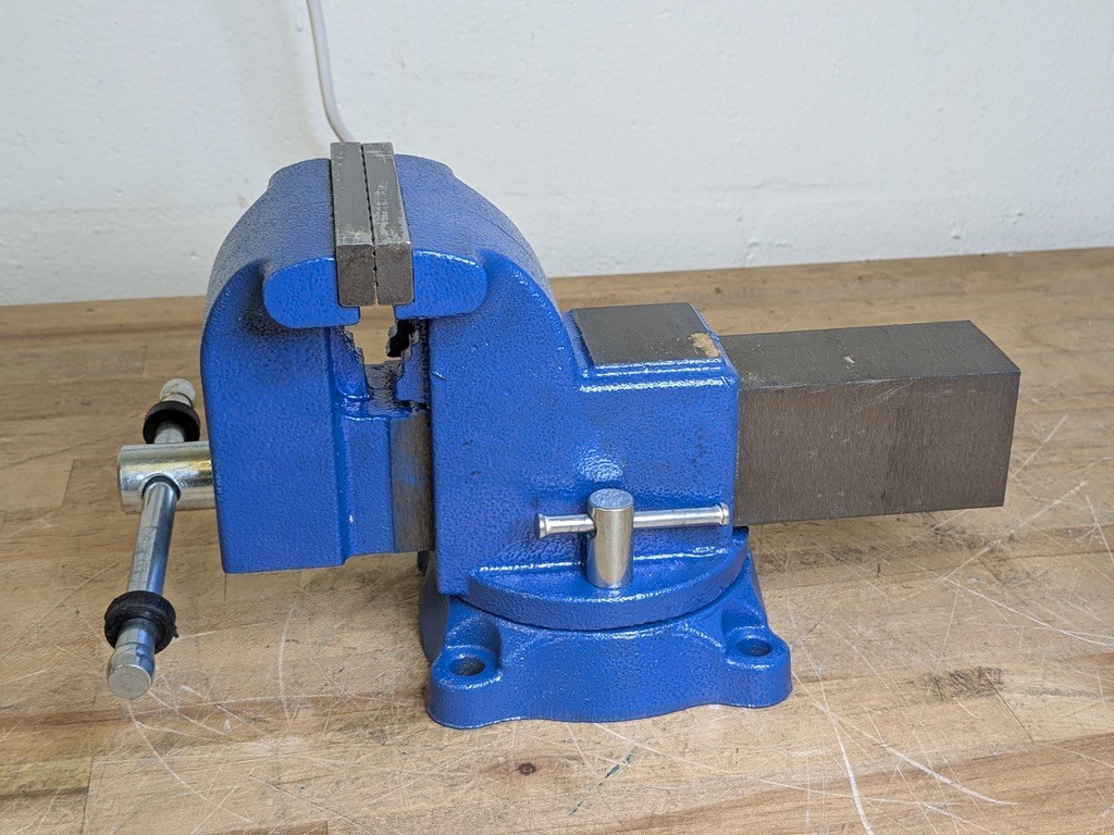 Gibraltar Workshop Bench Vise w/ Swivel Base 4" Jaw Width 4" Opening Capacity