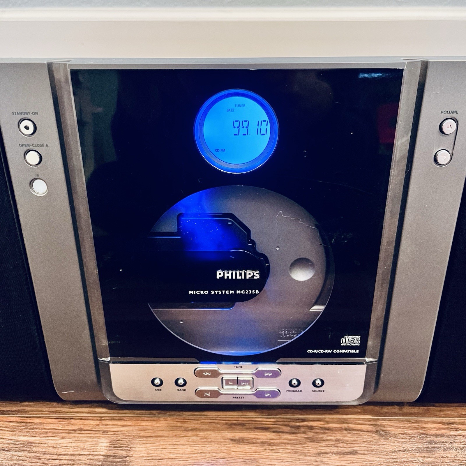 Philips MC235B/37 Micro Shelf Stereo System CD AM/FM Aux w/Speakers - SHIPS FREE