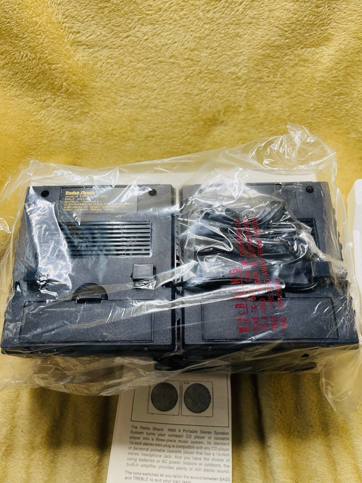 Vintage Realistic Radio Shack Minimus 0.4 Portable Amplified Speakers 40-1267