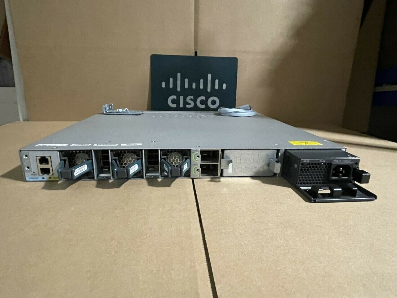 Cisco WS-C3850-12X48U-S Switch 48 Port Gigabit PoE+ 1100W dual W C3850-NM-2-10G
