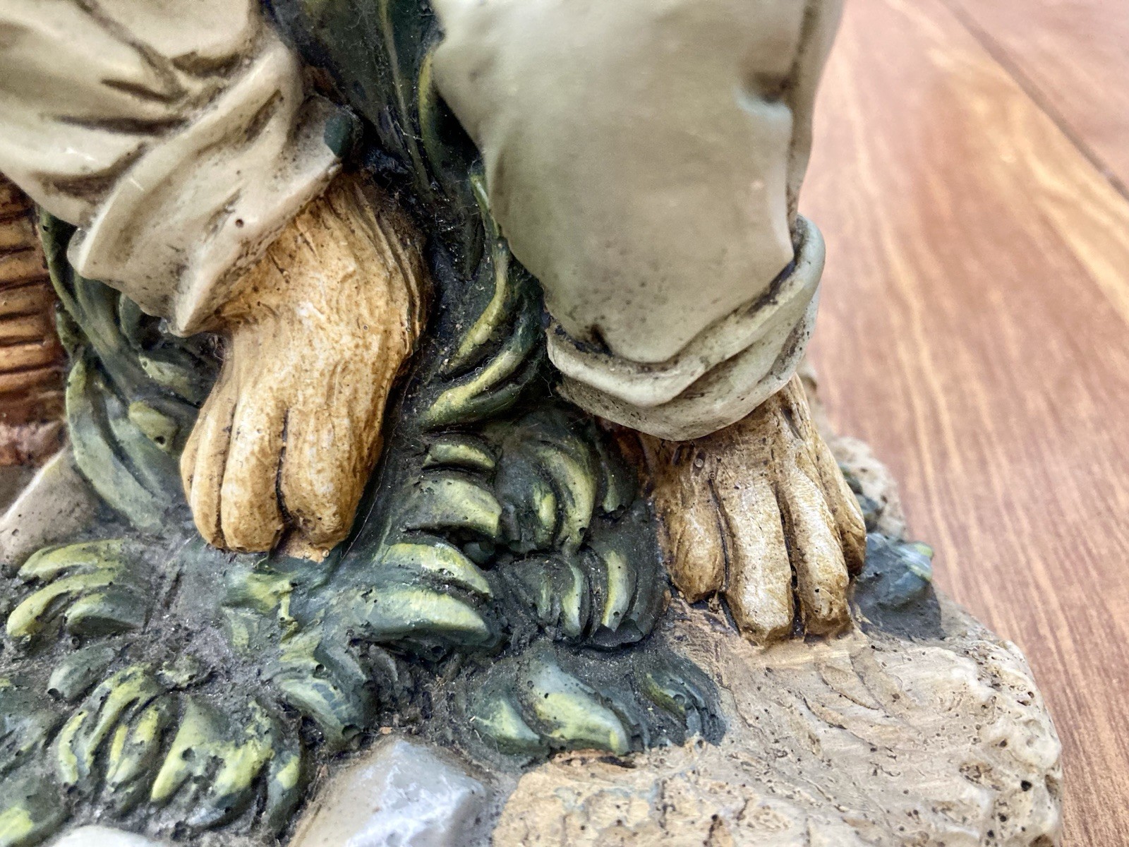 Chrisdon Rabbit Figurine Resin Basket