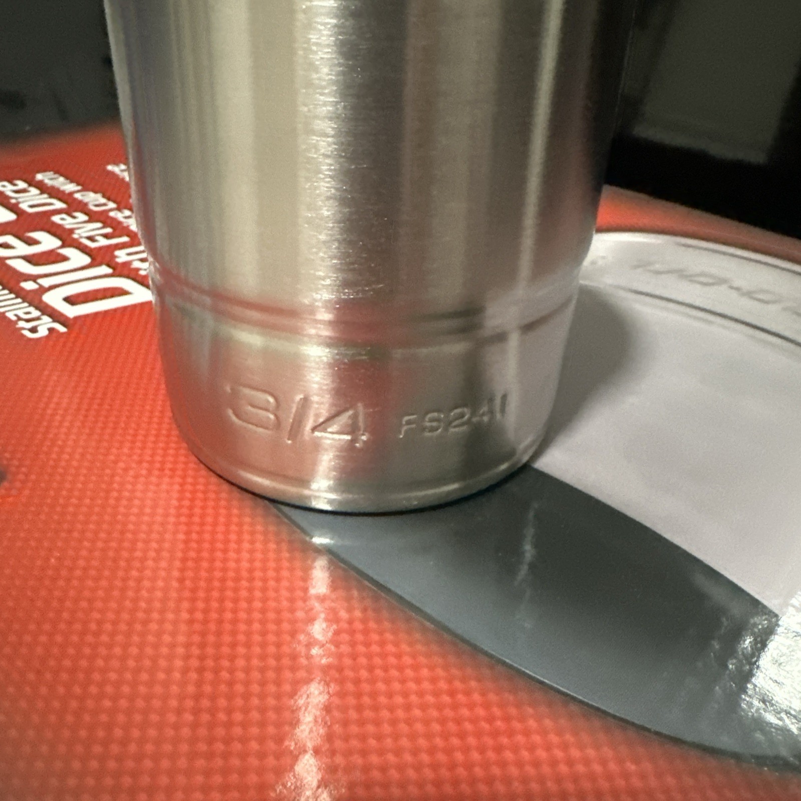 NEW UNUSED SNAP ON STEEL "SOCKET" DICE CUP WITH 5 DICE #SSX15P100 SNAPON