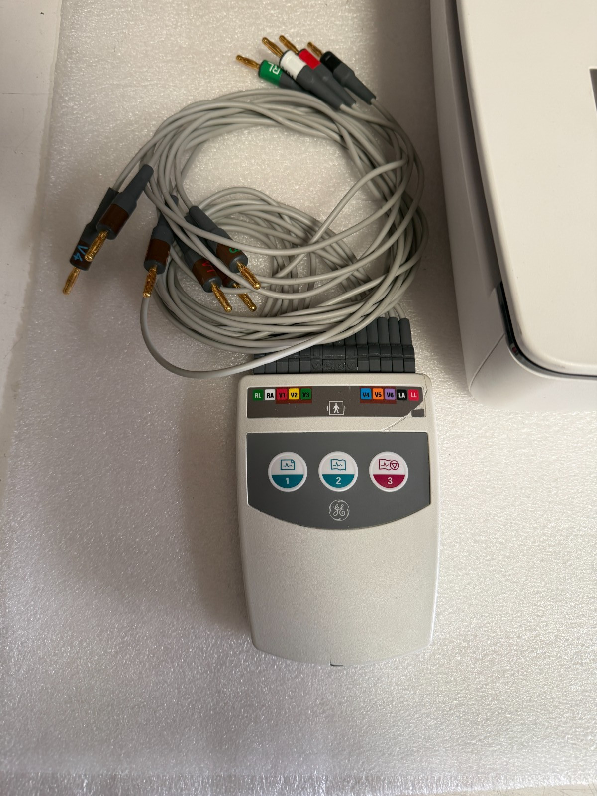 GE MAC 2000 12 Channel Interpretive Electrocardiograph w/12-lead ECG electrode