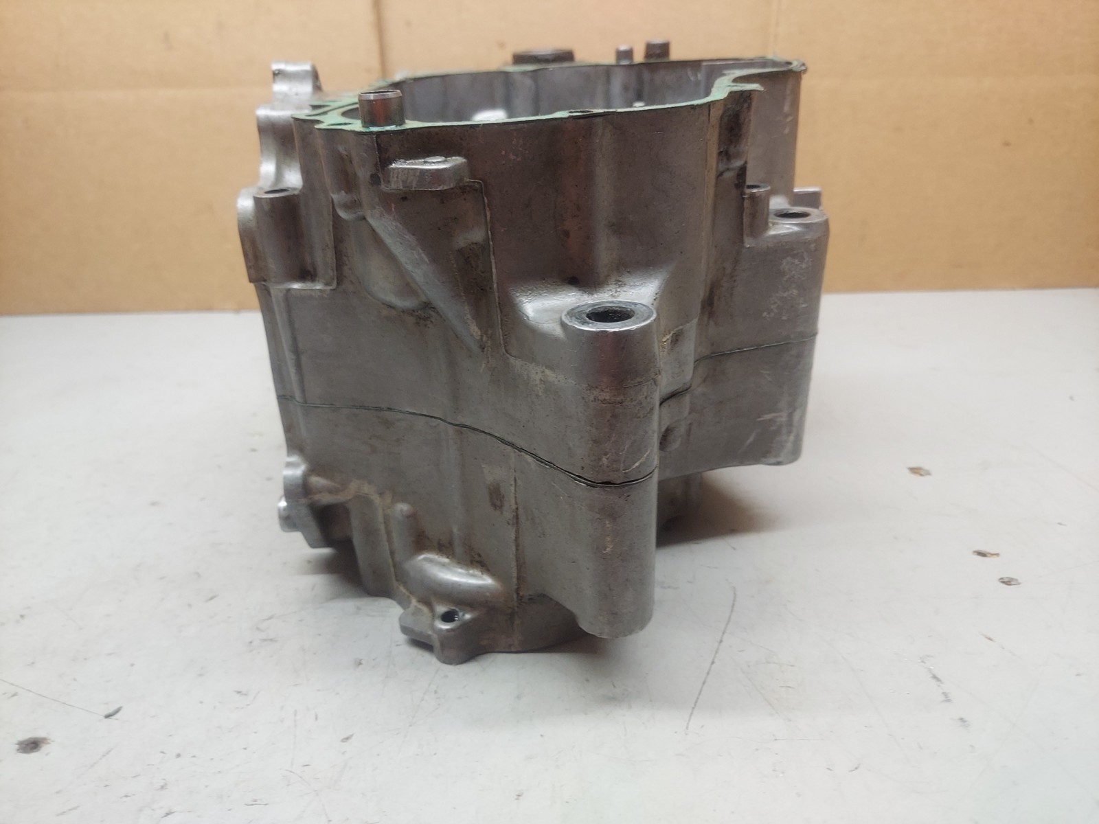 06-14 Honda trx450r crankcase left right inner case bottom end *READ ALL*