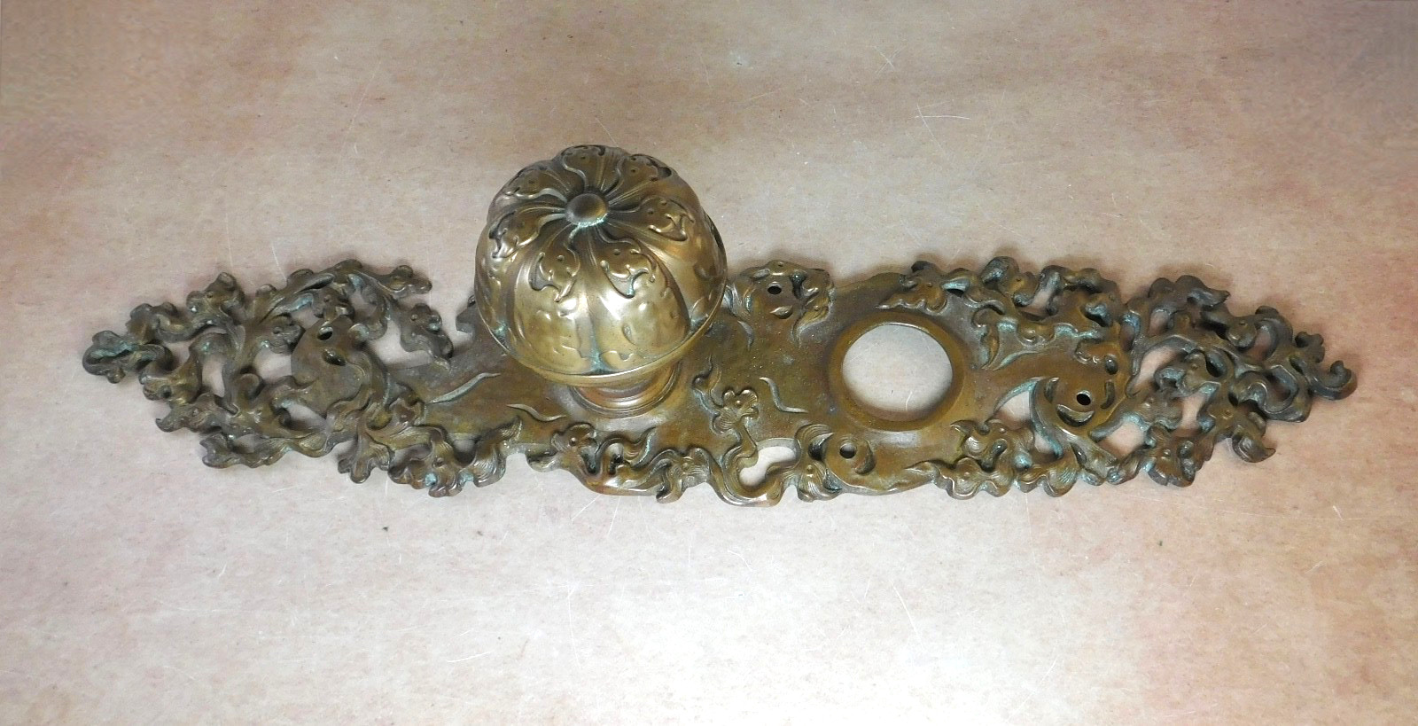 Antique Norwalk Heraldic 1900 brass bronze entrance door knob and plate E-14900