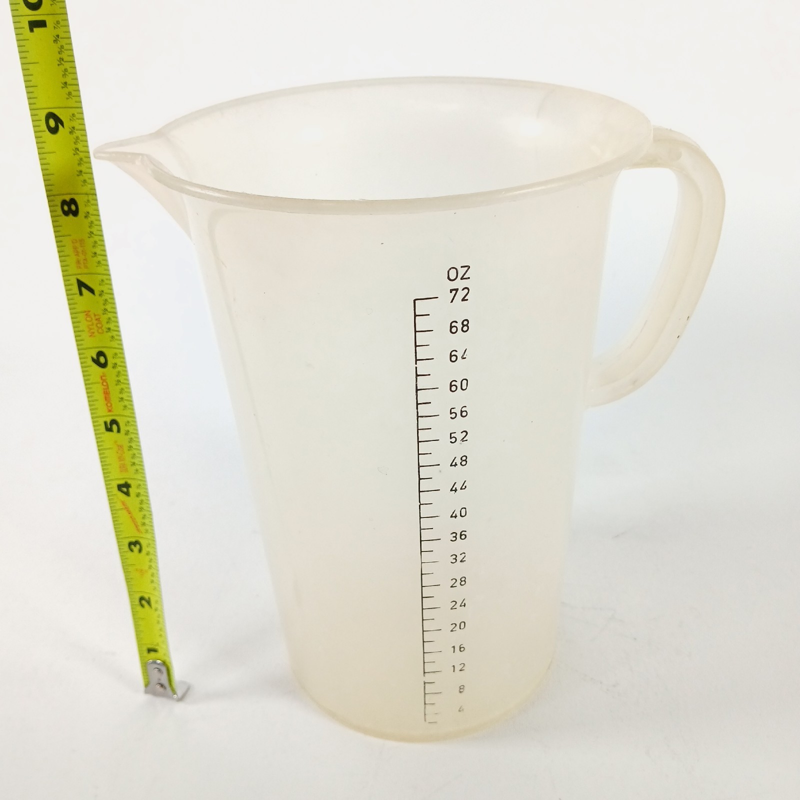 2 Ltr  VITRI Heavy Duty Plastic Darkroom Beaker/Pitcher Germany  8" Tall