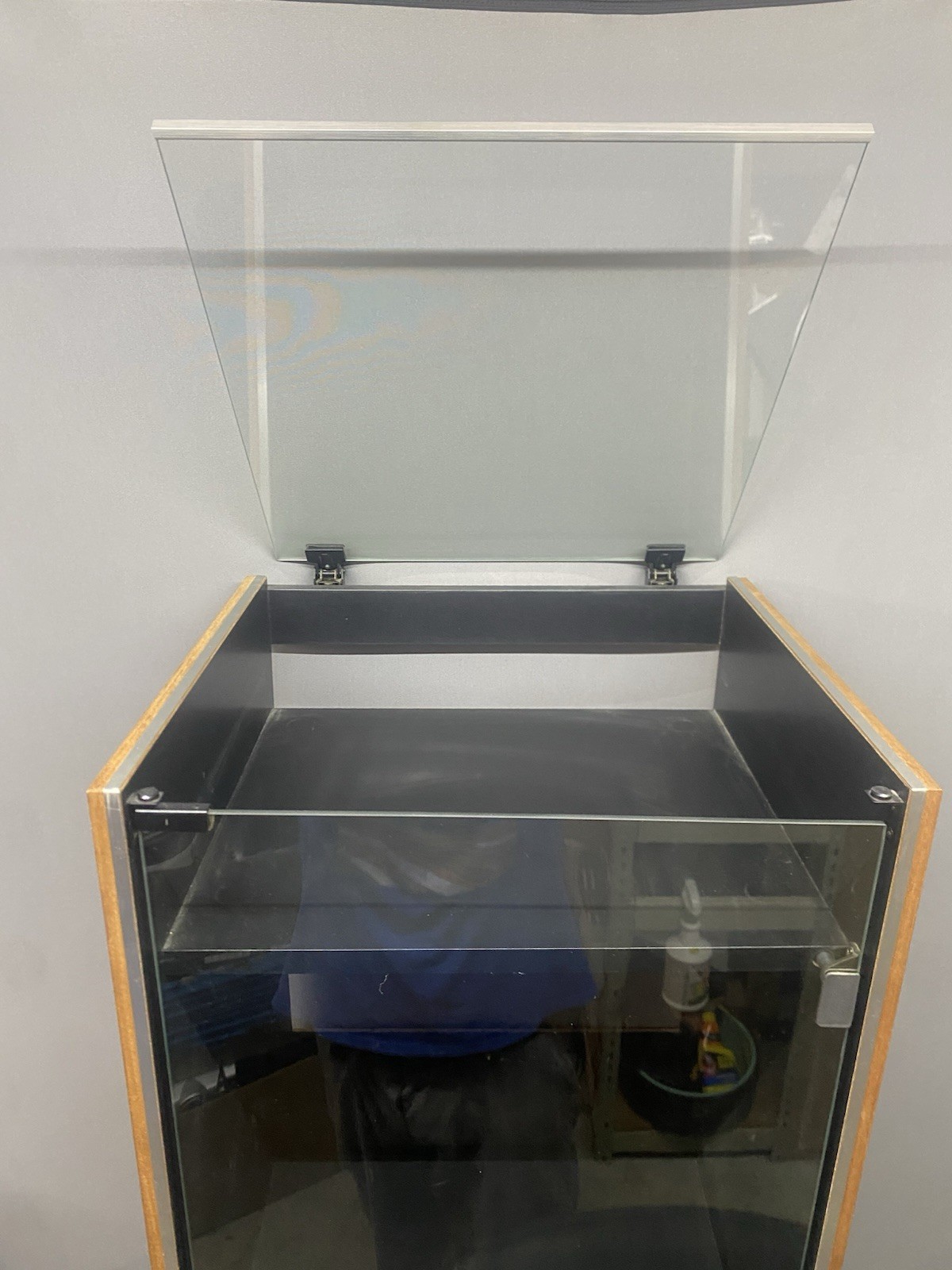 Realistic Component Stand Oiled Walnut Good shape Vintage