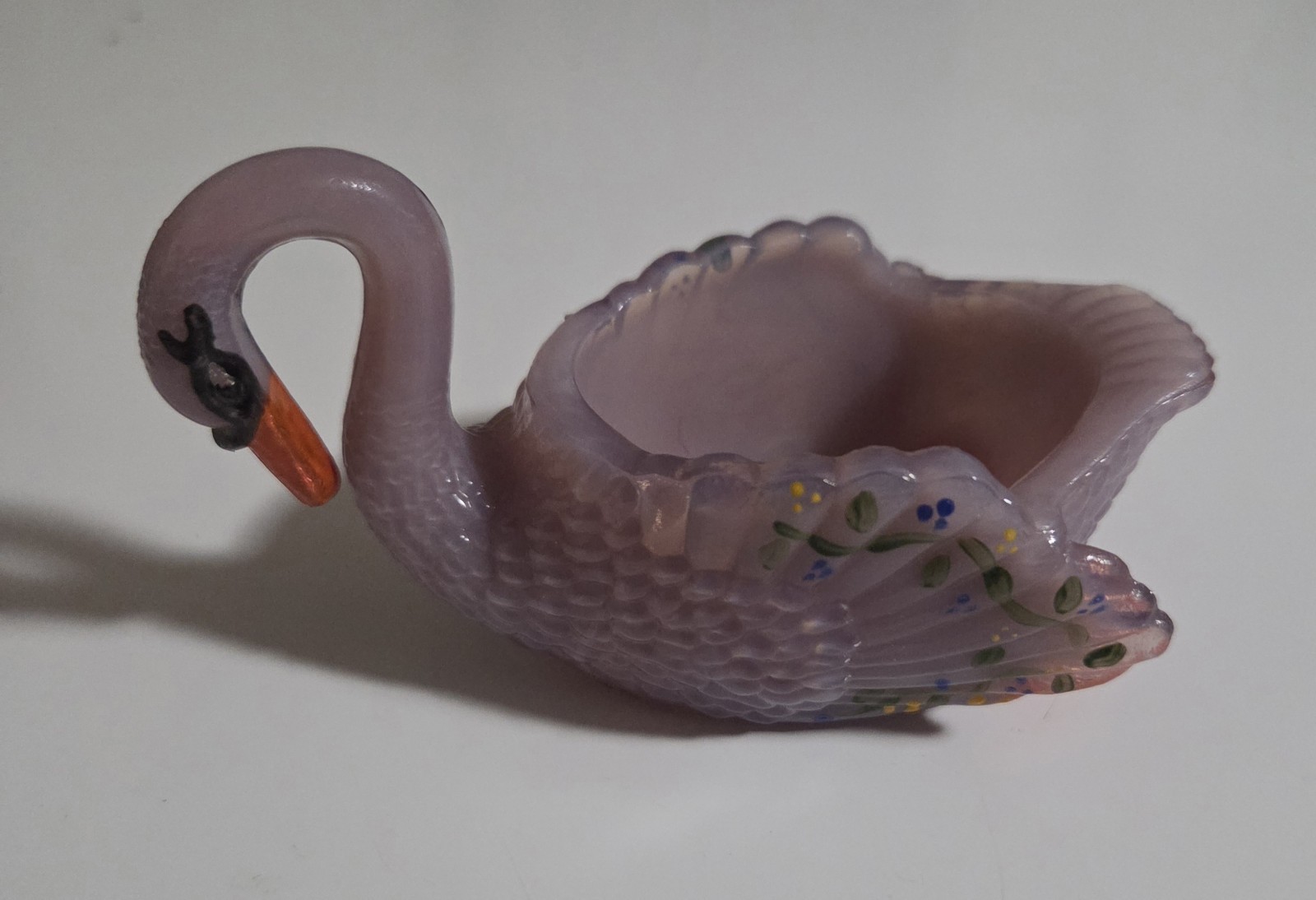 Boyd Opalescent Lavander~Hand Painted Swan Salt Cellar