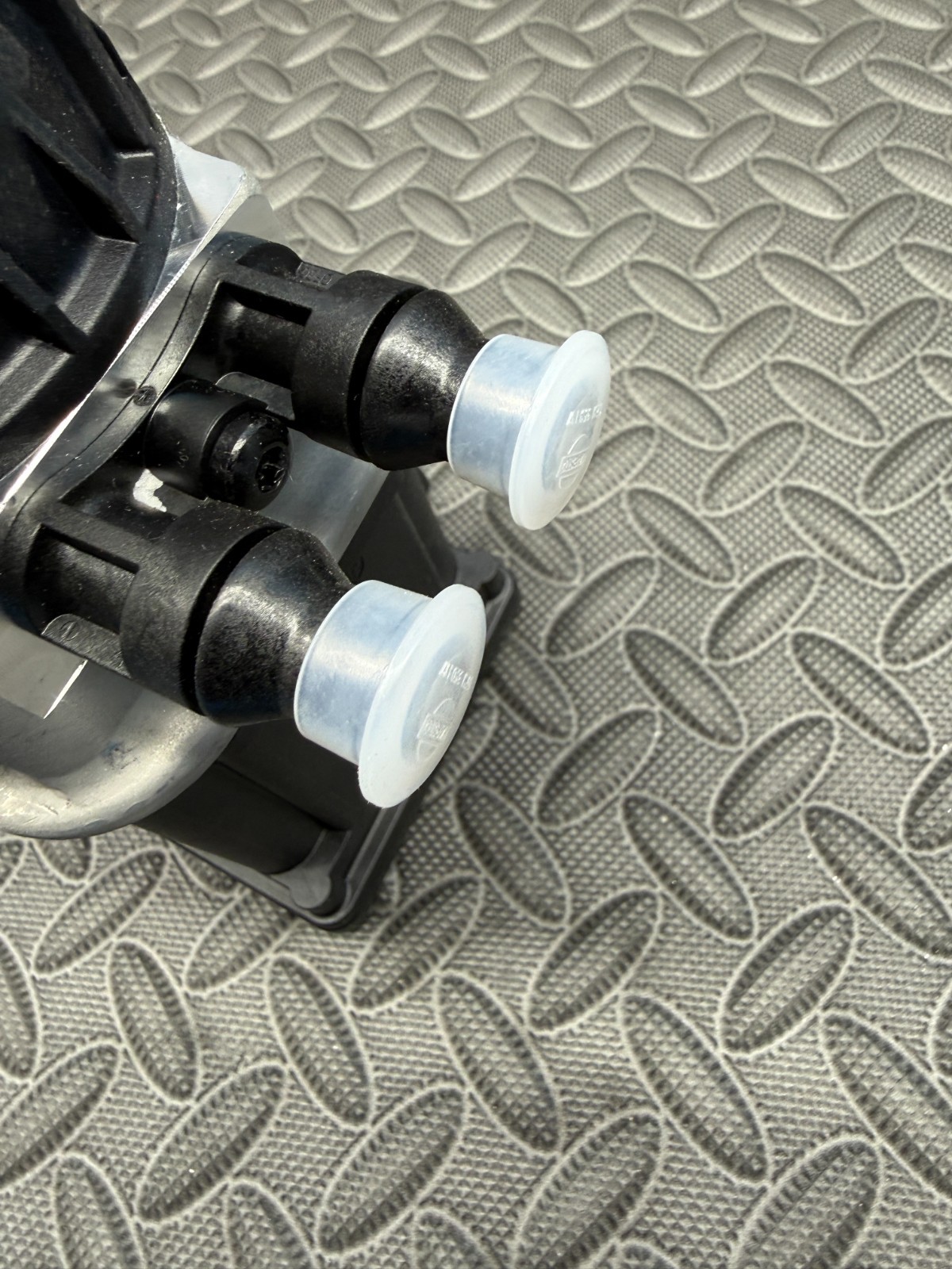 Genuine Detroit Diesel EA0001408078 Diesel Exhaust Fluid Pump Supply Unit