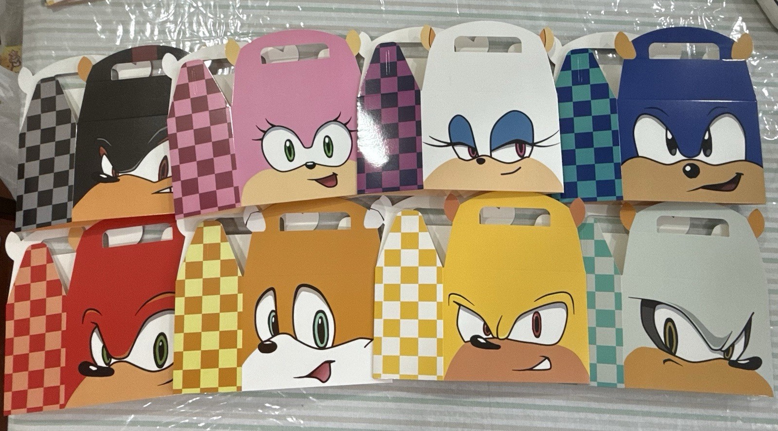 Sonic the Hedgehog Gift Bag/Box Birthday Party Favor 16 PCS 8 Styles 6.5x5x3