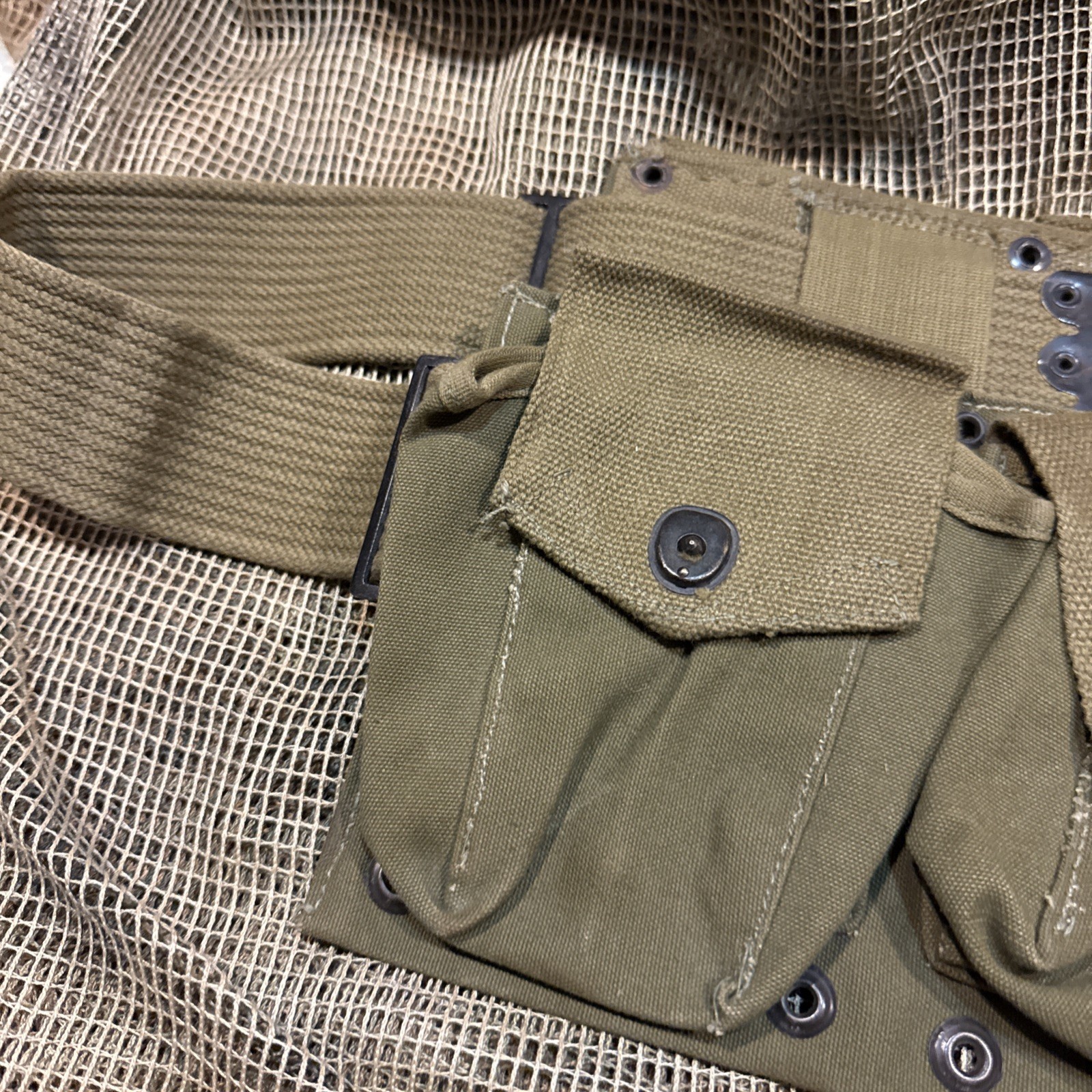 Vintage WWII OD green M-1937 BAR belt !!!