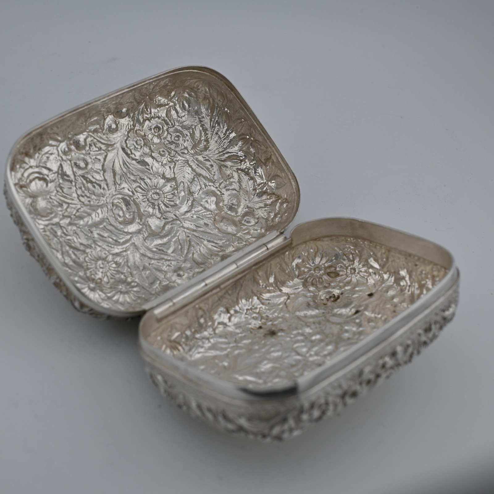 Rare Sterling Silver Jacobi & Jenkins Repousse Soap Box Baltimore ~No Mono