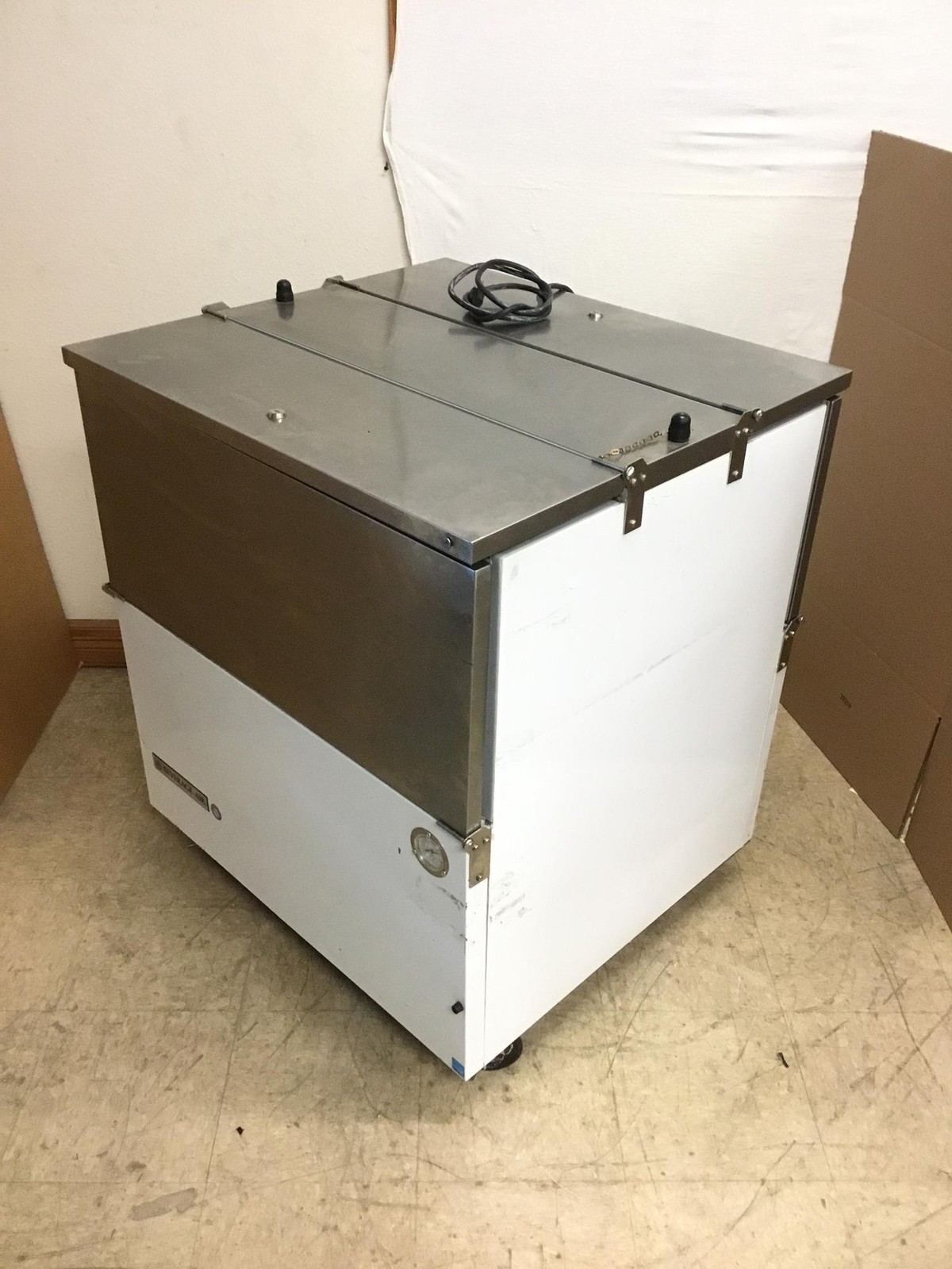 Beverage-Air St34n-W Refrigerator Milk Cooler Steel,1 Phase, WORKING