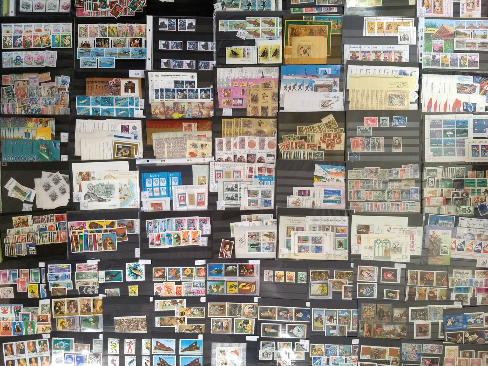 Worldwide Stamp Assortment Used & Mint - 500 Different 70 Countries in Full Sets