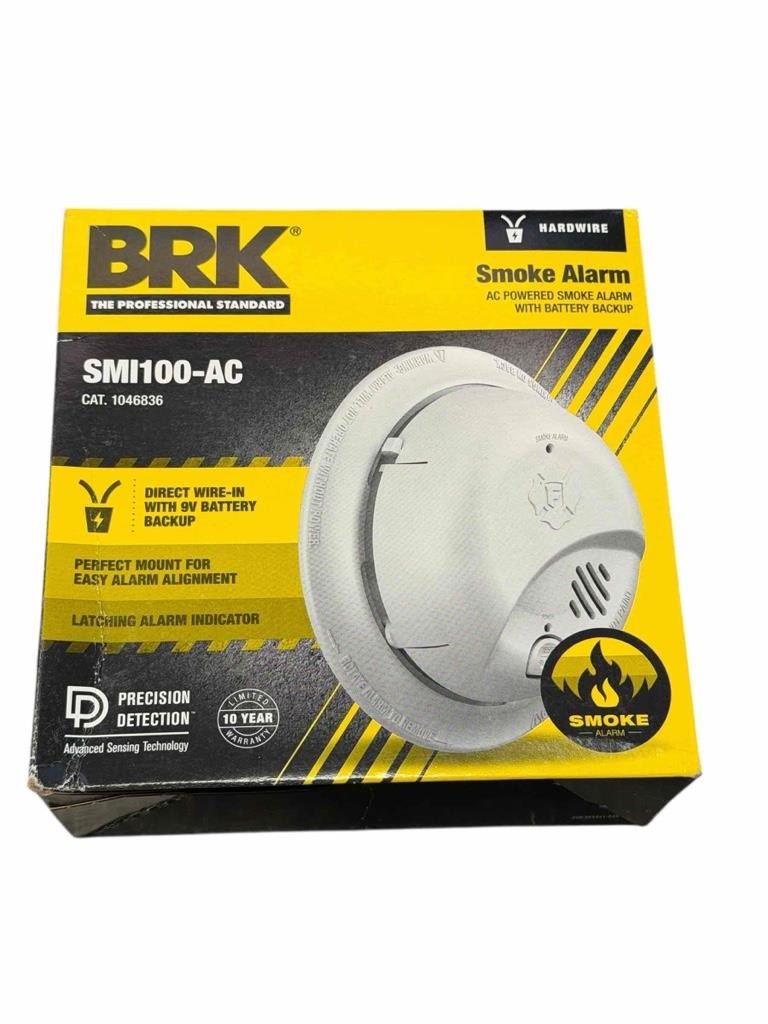 NEW BRK First Alert SMI100-AC Smoke Alarm Direct Wire In With 9V Battery Backup